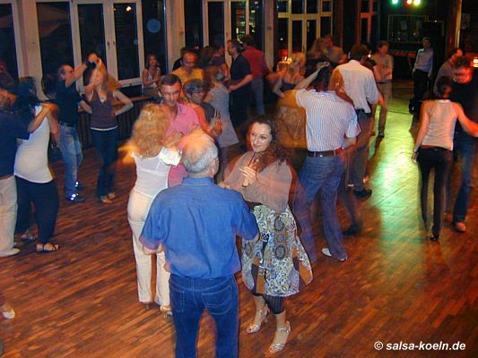 Salsa in Kln: Nonni Club